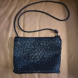 House 2401 Leather Purse